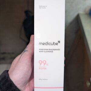 Medicube Pink Niacinamide Whip Cleanser